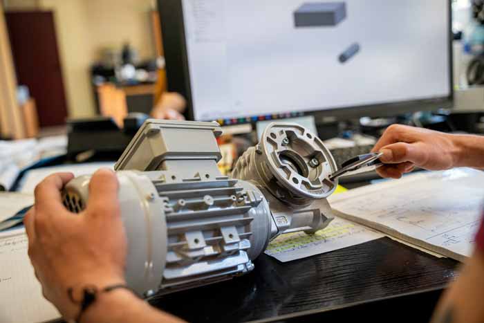 Démontage d'un motoréducteur électrique